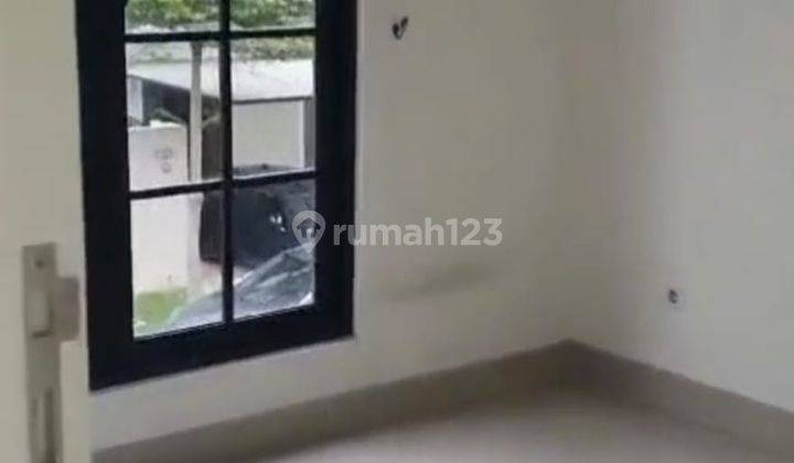 kamar tidur dijual rumah 2 lantai cluster