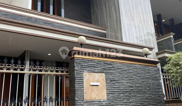 Dijual Rumah Mewah Lokasi Gayungsari Surabaya Dijual Rumah Mewah Lokasi Gayungsari Surabaya