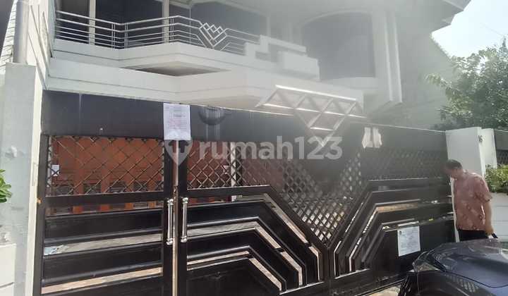 For Sale By Auction Small House Ketabang Genteng Near Grandcity Surabaya For Sale By Auction Small House Ketabang Genteng Near Grandcity Surabaya