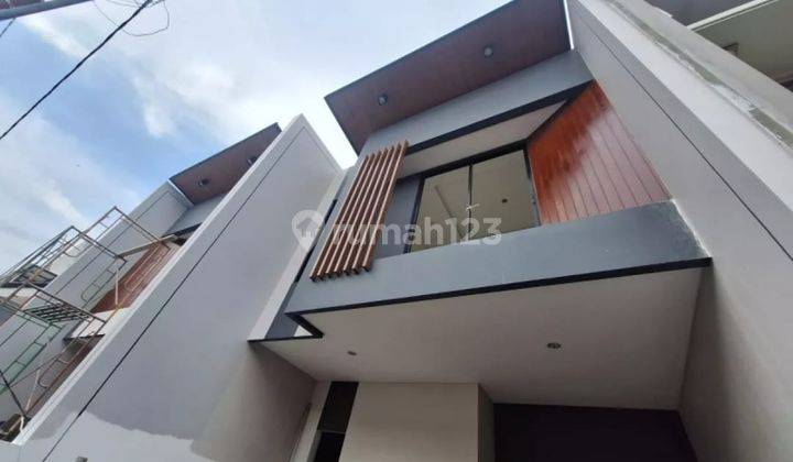 Dijual Rumah 2 Lantai Baru Lokasi Mulyosari Surabaya 2