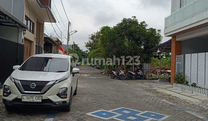 For Sale: Kebraon Indah House, West Surabaya 2