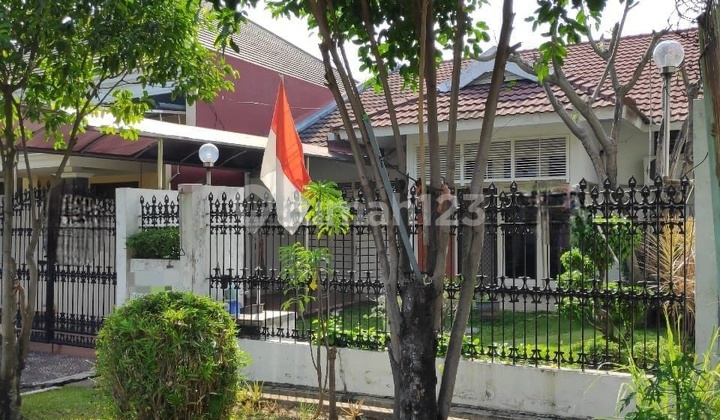 For Sale: Ready-to-occupy house within a cluster in Bintaro Jaya 9. 2