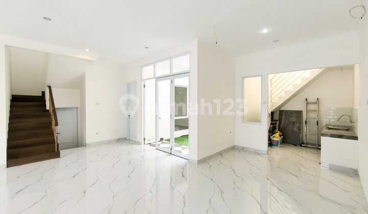 Rumah Baru,Dalam Cluster di Bintaro Jaya 9.