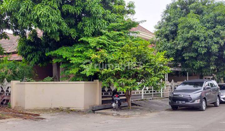 Dijual Rumah Posisi Hoek Siap Huni Lokasi di Gading Serpong 1