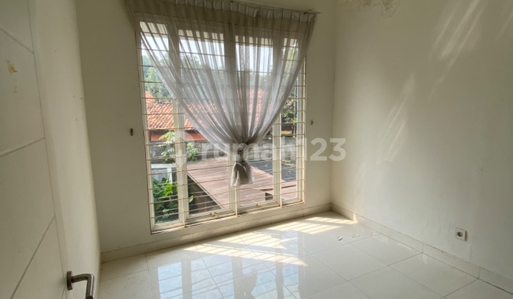 2-story house, clean environment in Bintaro Jaya 9