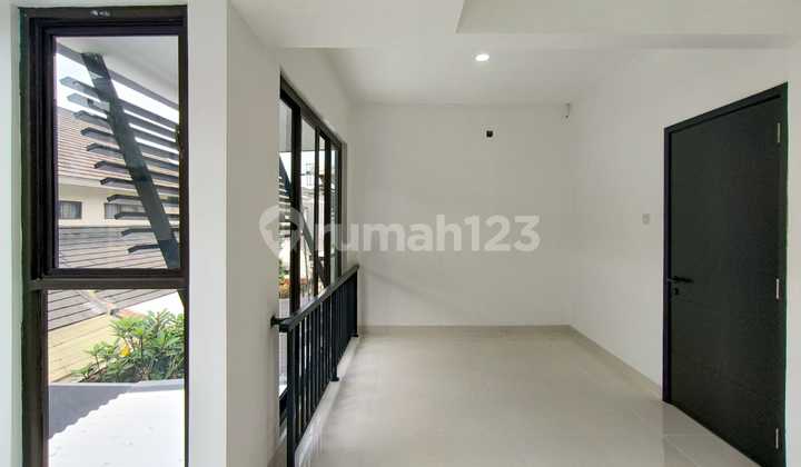 For Quick Sale: 2-story house in a cluster at Bintaro Jaya 9.