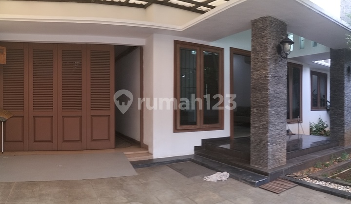 Disewakan Rumah Strategis Cilandak SHM 2