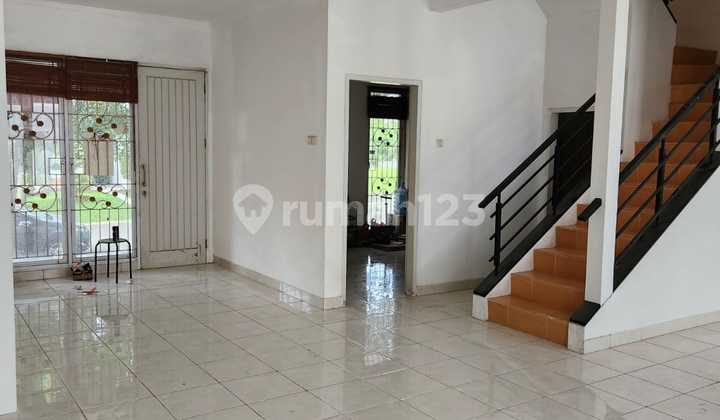 Dijual Rumah Bagus 2 Lantai De Latinos