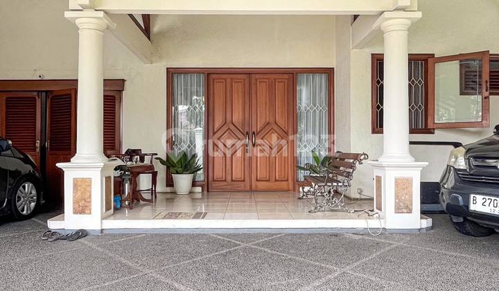 Tanah Luas, Bangunan 2 Lantai Terawat, Lokasi Strategis Di Cipete 2