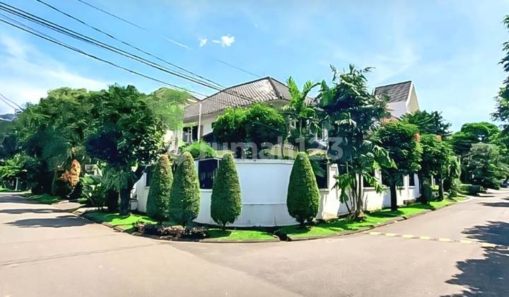 Well-Maintained Old House, In a Large Complex, Hook Position