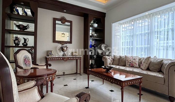 Rumah Mewah Bangunan Terawat Dan Siap Huni, Backyard & Pool Besar 2