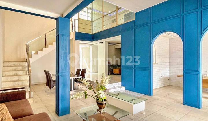 Bangunan 2 Lantai Cocok Untuk Usaha Cafe / Kantor Area Komersil