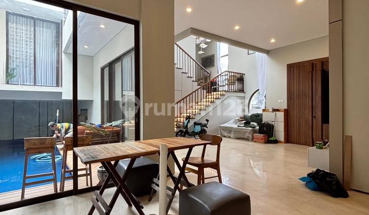 Modern Tropis Kontemporer, Lokasi Strategis, Hook, Siap Huni 2