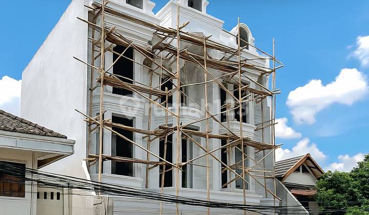 American Classic Luxury Mansion On Progress 4 Lantai Plus Rooftop