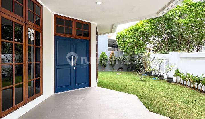 Ready-to-Live House, In Elite & Strategic Complex, Newly Renovated 2