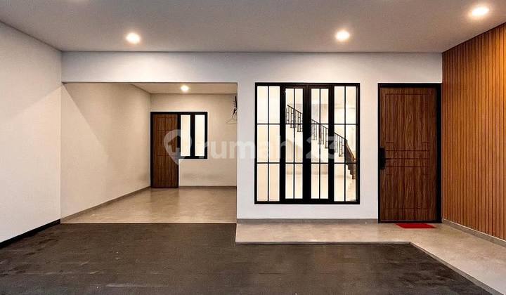 Bangunan Baru 2.5 Lantai Siap Huni, Dalam Komplek Besar. 2