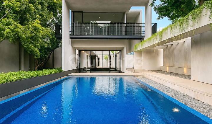 Hunian Eksklusif, Kontemporer, Swimming Pool & Taman Indoor