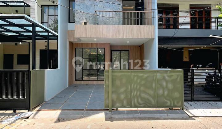 Brand New, Dalam Komplek Besar, Lokasi Strategis di Pondok Indah