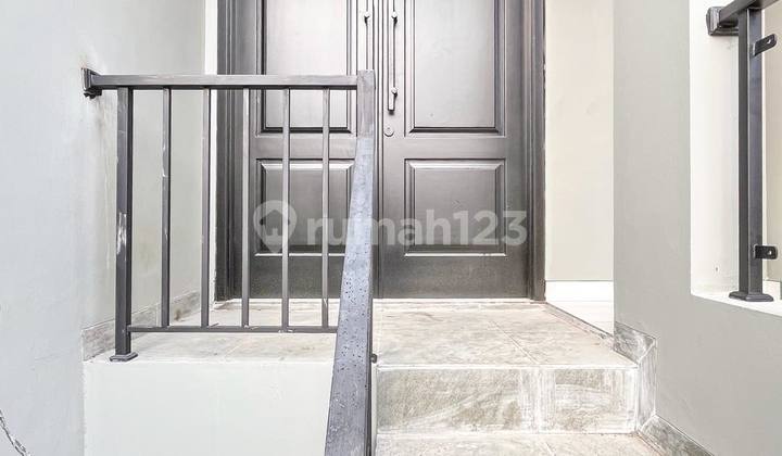 Brand New House, Bangunan 3 Lantai Plus Rooftop, Lokasi Strategis 2