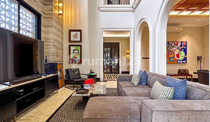 Rumah Mewah 3 Lantai, Design Modern Classic, Lokasi Strategis 2