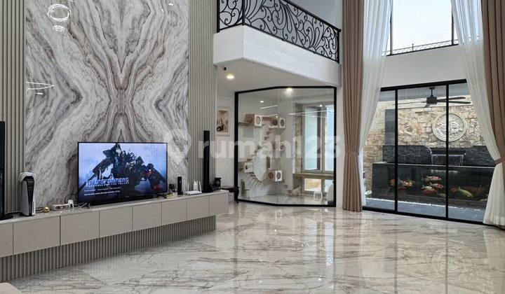 Rumah Mewah, Sangat Terawat Dan Siap Huni, Semi Furnished 2