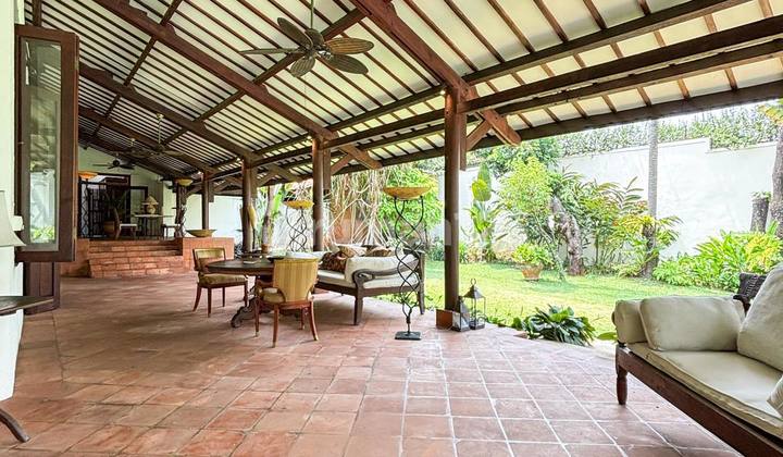 Balinese Resort House, Tanah Luas, Memiliki 2 Bangunan di Pejaten 2