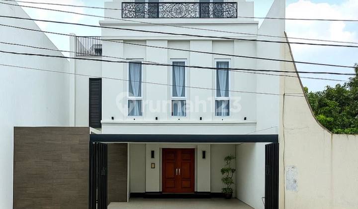 Brand New House, Ready-to-Occupy Building, Strategic Location in Cilandak