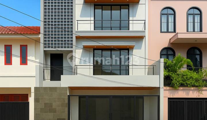 Brand New House, 3-Storey Building Plus Rooftop, Strategic Location