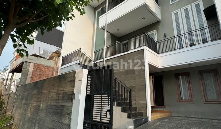 Dijual Rumah Grisenda 3lt Modern Minimalis Uk 10x20 Semi Furnish View Taman Sudah SHM 1