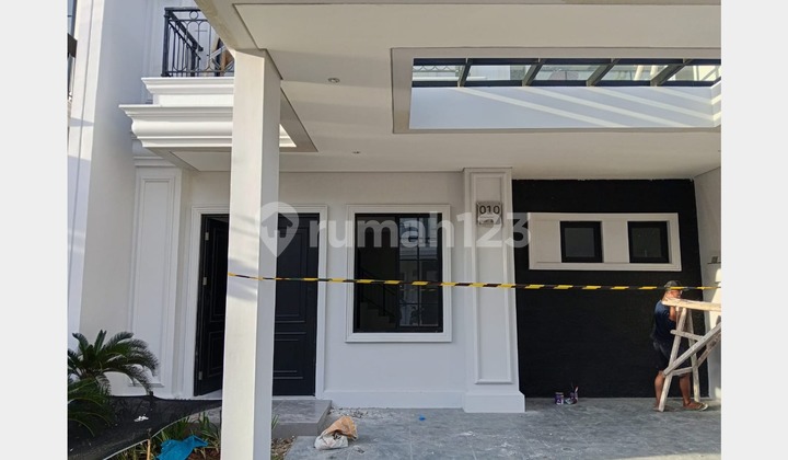 Disewakan Rumah 2lt Pasir Putih Residence PIK2 Uk 8x12,5 Unfurnish Siap Huni