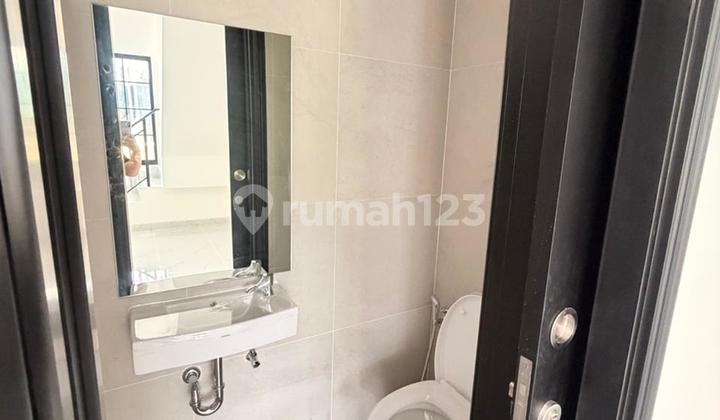 Disewakan Rumah Pik2 Terdekat ke Gate 1 Tol Pik2 Uk 4,5X10 Unfurnish Brand New 2