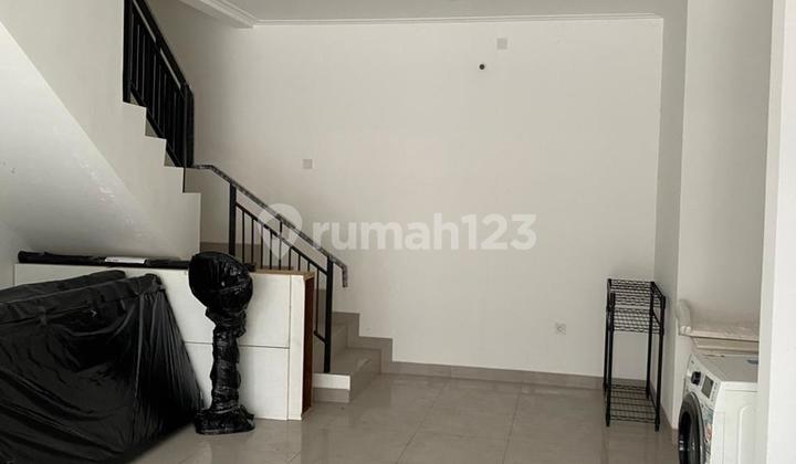 Disewakan Rumah 2lt PIK2 Millenial Cluster Georgia Uk 8x12,5 Semi Furnish Siap Huni