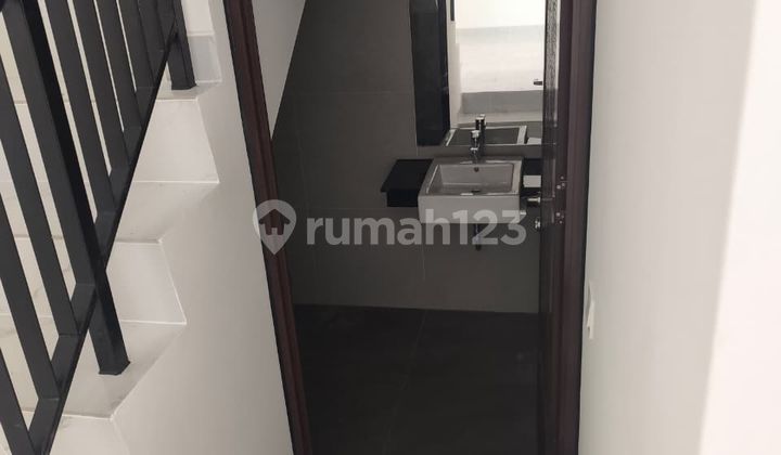 Disewakan Rumah 2Lt Pik2 Uk 6X12,5 Cluster Bukit Nirmala Unfurnish Brand New 2
