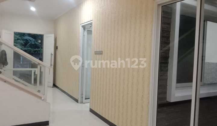 Rumah Dkt Taman di Dmb Uk 120 M Rumah Dkt Taman di Dmb Uk 120 M