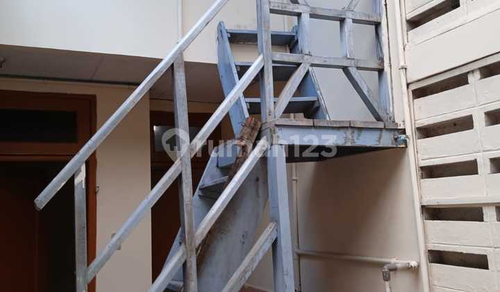 Rumah 2.5 Lt di Duta Garden Sudah Renovasi Rumah 2.5 Lt di Duta Garden Sudah Renovasi