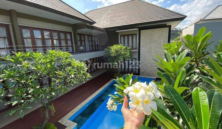 Villa di Senggigi, Lombok Barat 1.756 m SHM 1