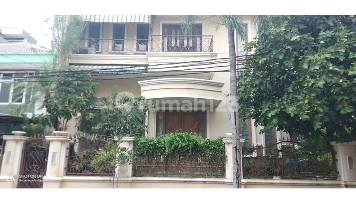 For Rent: 3-Story House in Gading Kirana For Rent: 3-Story House in Gading Kirana