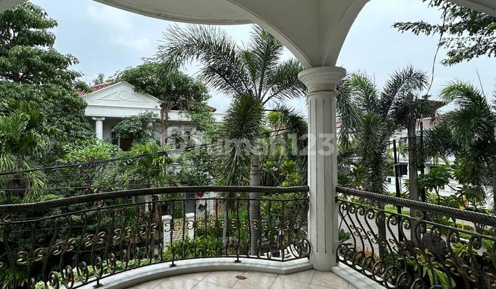 Rumah Mewah Hoek di Kelapa Gading Jakarta Utara