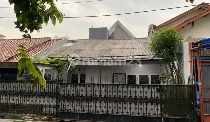 Rumah Disewakan, Area Tenang Asri dan Aman, di Kayu Putih, Jaktim