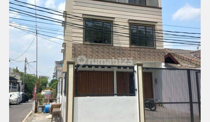 Dijual Rumah 3 Lantai Siap Huni Di Kemayoran 1