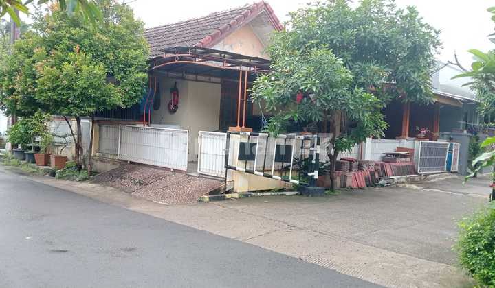 Rumah Hook Pinggir Jalan di Taman Harapan Baru Bekasi Jawa Barat Rumah Hook Pinggir Jalan di Taman Harapan Baru Bekasi Jawa Barat