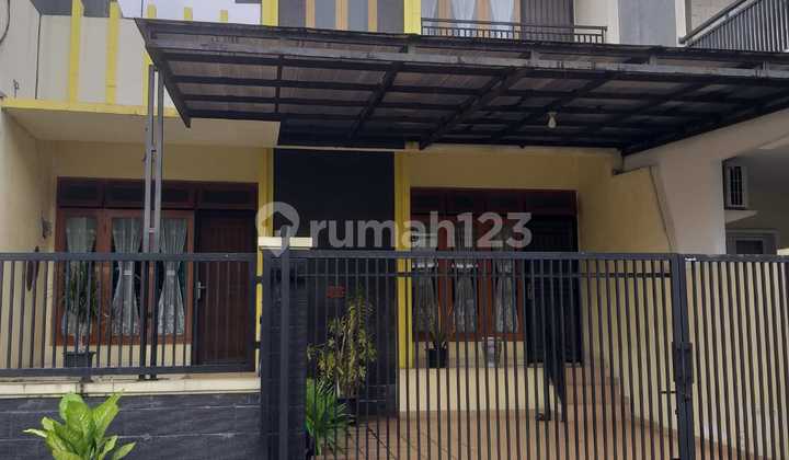 2-Story Quiet and Lush House in Pulomas, East Jakarta 2
