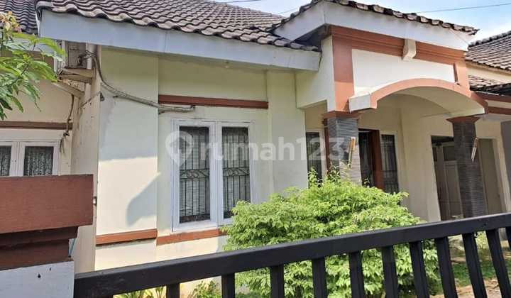 For Sale: Bulevar Hijau Harapan Indah House, Bekasi City