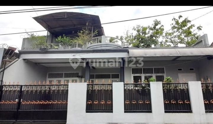 Lokasi Strategis! Nyaman Huni Rumah 2Lt di Tangerang Banten