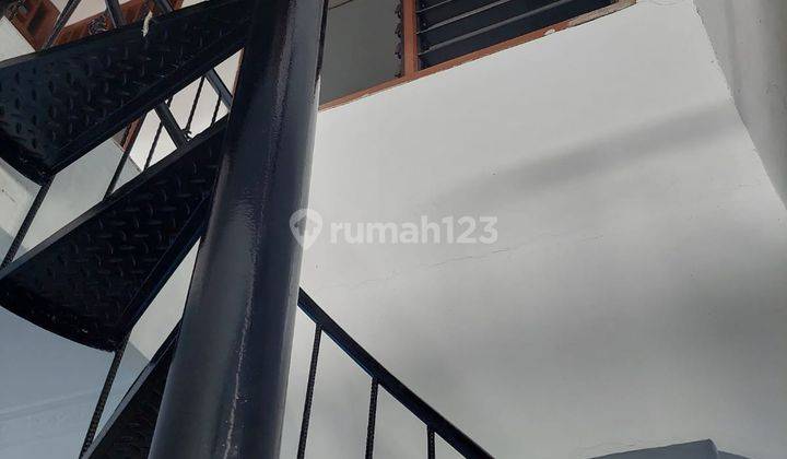 Dijual Rumah 2.5 Lantai Cocok Untuk Kost Di Kebun Jeruk 2