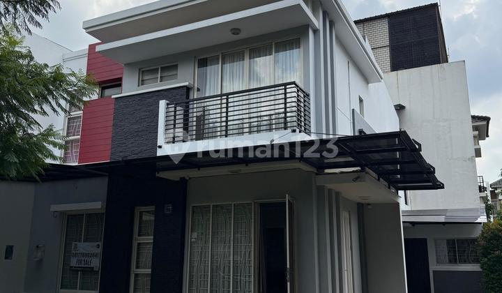 Hoek House Cheap Sale Below Market Very Large Area