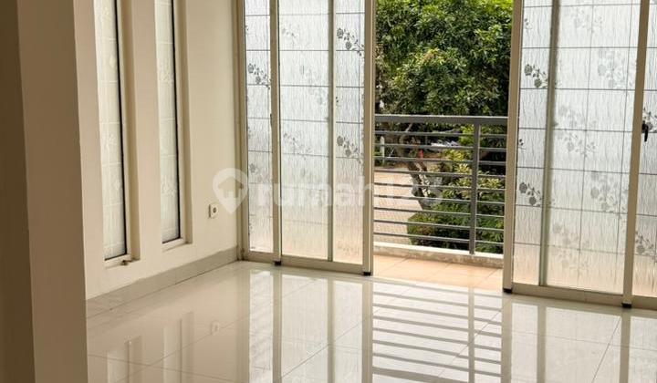 Rumah Hoek Luas Disewakan Residence One BSD Dekat Binus Rumah Hoek Luas Disewakan Residence One BSD Dekat Binus