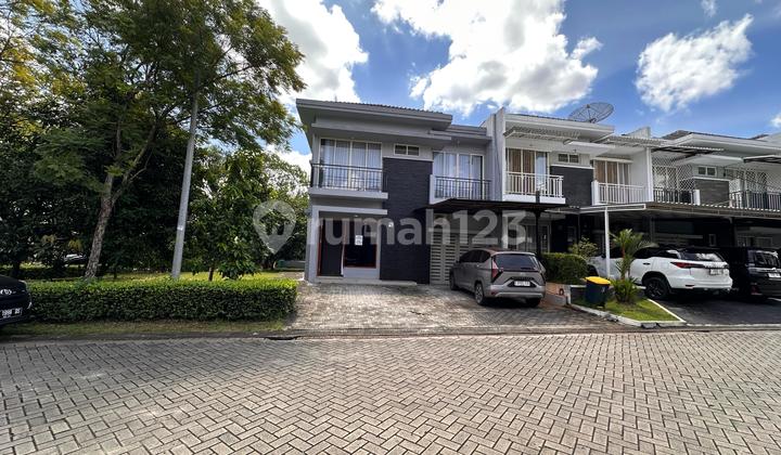 Disewakan Rumah Besar Hoek Di Residence One Luas Tanah 300m Rumah Sewa Siap Huni Sudah Ada Ac 1
