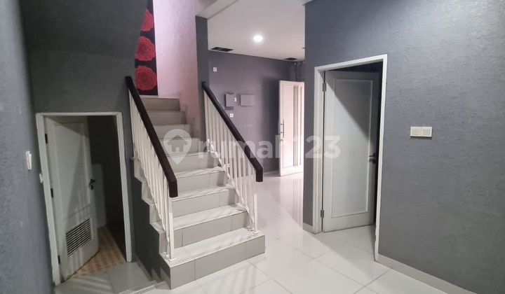 Rumah Sewa 4 Kamar Semi Furnished Rapih Siap Huni 2