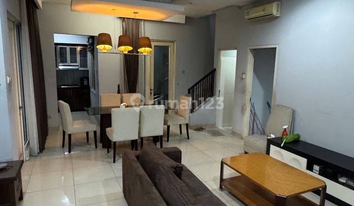 Disewakan Rumah Furnished Luas Sekali Hoek Di Residence One 1